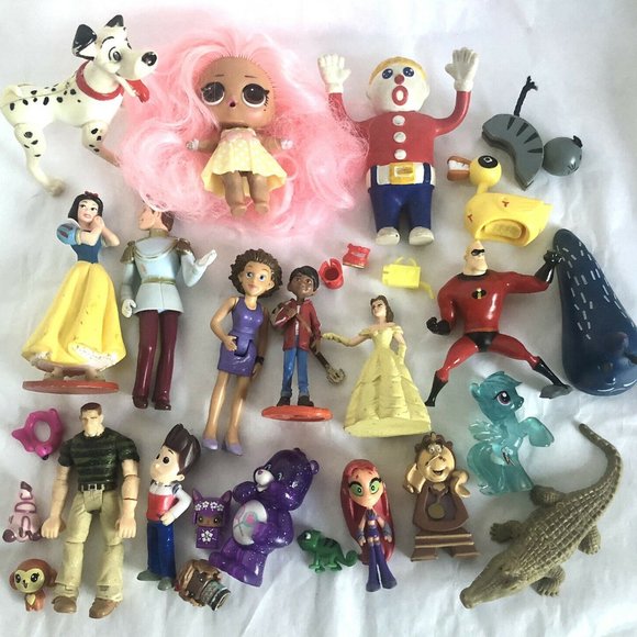 Other - Mixed lot 20 toys plastic action figures